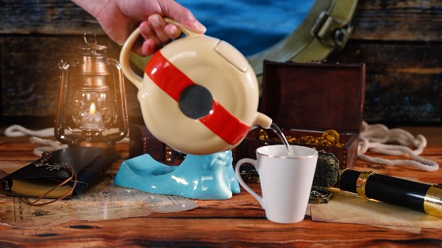 Amazon.com: ABYstyle One Piece Den Den Mushi Teapot Tea Drinkware